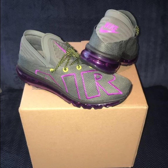 Nike Other - New Nike Air Max Flair !